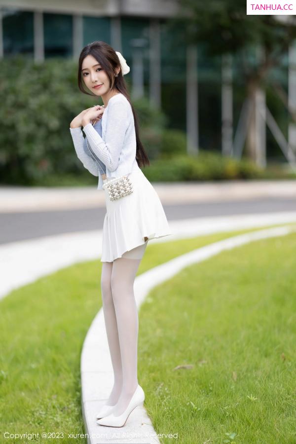 王馨瑶  [XiuRen]高清写真图 2023.10.16 No.7515 王馨瑶yanni 丝袜美腿第12张图片